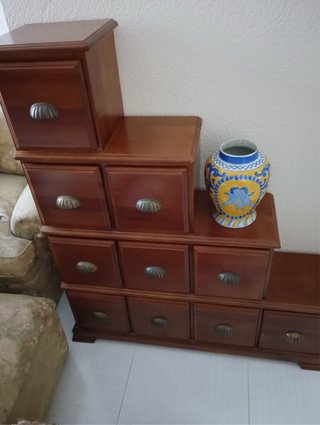 Mueble de madera escalonado