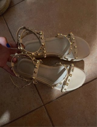 Sandalias planas beige talla 35