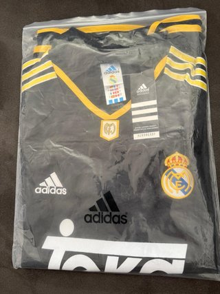Camiseta Adidas Retro Real Madrid Negra Dorada