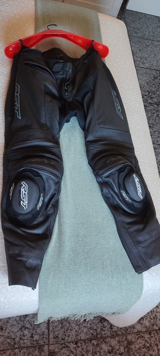 Pantalón piel RST moto hombre negro