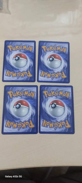 Carte Pokémon Equilibrio Perfetto 73 e 77/88