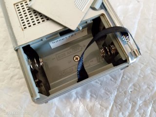 Radio Sanyo RP-64 AM/FM Plata.
