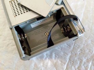 Radio Sanyo RP-64 AM/FM Plata.