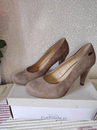 Zapatos de tacón GILD beige/marrón