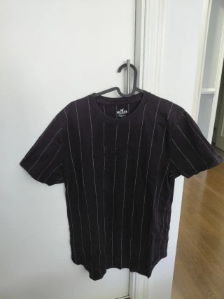 Camiseta Hollister Rayas Hombre Negra