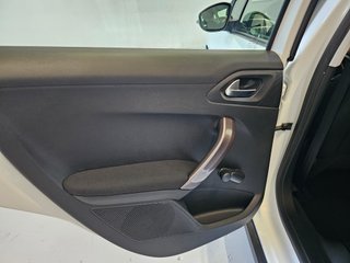 Peugeot 2008 1.6 e-HDi Active 92cv ETG6 Automático