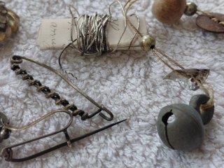 Lote Antiguo: Joyas y Cuentas