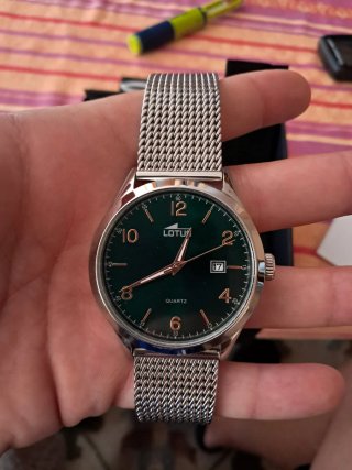 Lotteria di orologi Lotus nuovi