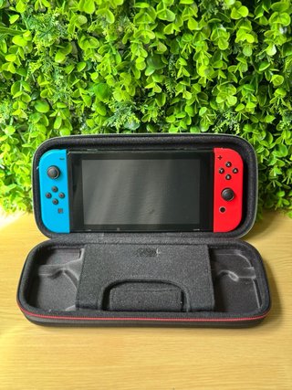 COMO NUEVA!! Nintendo Switch + Accesorios + Juego