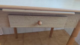 Mesa de cocina y 4 sillas de madera