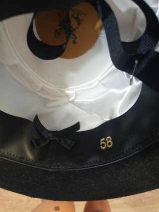 Sombrero Negro Roberto Garrudo