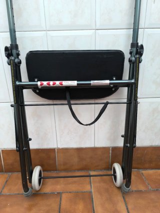 Andador plegable con asiento Easy Way Healthcare