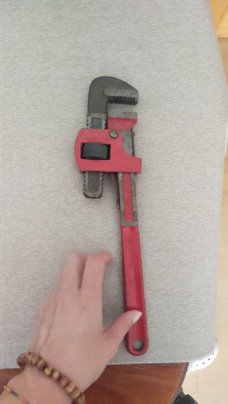 Llave de fontanero 14 roja