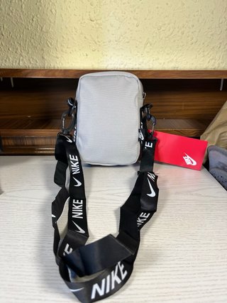 Bandolera Nike Negra y Gris 18x15cm