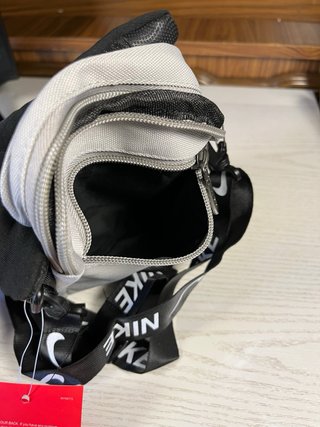 Bandolera Nike Negra y Gris 18x15cm