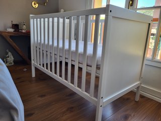 Cuna IKEA SUNDVIK + colchón 60x120 – sin estrenar