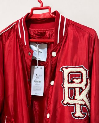 Cazadora Bomber Roja Bershka Talla M