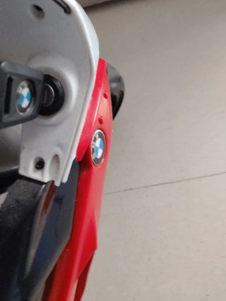 Moto Eléctrica BMW S1000RR Roja y Blanca