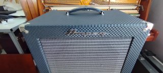 Ampeg B100 RU Amplificador Bajo 15 150W