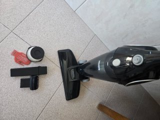 Aspiradora Escoba Holife Negra