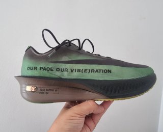 Nike ZoomX Vaporfly Next%4 PRM T44,5