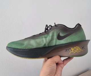 Nike ZoomX Vaporfly Next%4 PRM T44,5