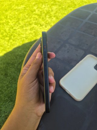iPhone 15 negro de 256gb con 92%de salud