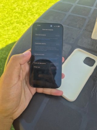 iPhone 15 negro de 256gb con 92%de salud