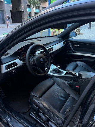 BMW 318d Touring – LCI M-Paket – Techo panorámico