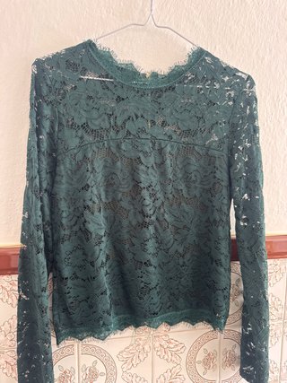 Blusa verde de encaje manga larga