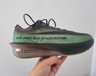 Nike ZoomX Vaporfly Next %4 PRM T43