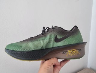 Nike ZoomX Vaporfly Next %4 PRM T43
