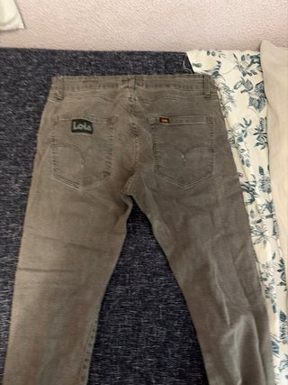 Vaqueros Lois Hombre Gris