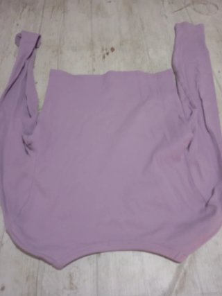 Camiseta lila ajustada manga larga