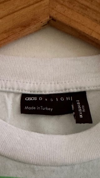 Camisola às riscas verde e branca
