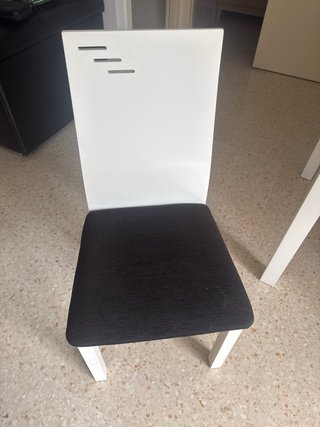 Mesa de comedor moderna blanca y negra mas sillas