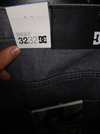 Pantalones DCShoe nuevos.