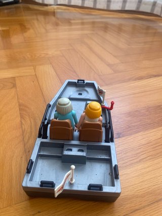 Lancha Playmobil con figuras