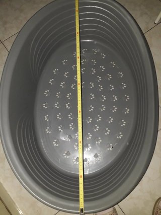 Letto in plastica per cani grigio