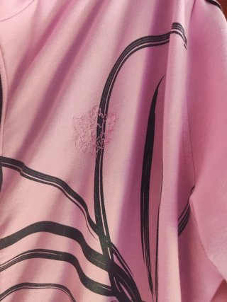 Sudadera rosa con estampado