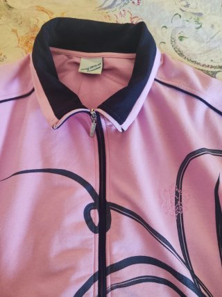 Sudadera rosa con estampado