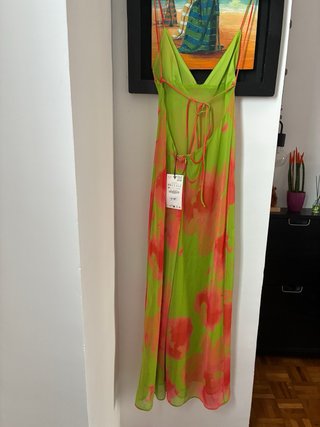 Vestido midi Zara estampado verde y coral XS