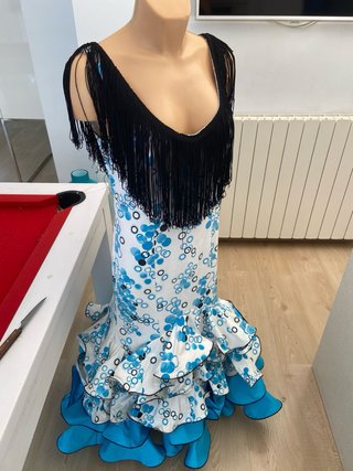 318 Traje de flamenca con volantes talla S 36