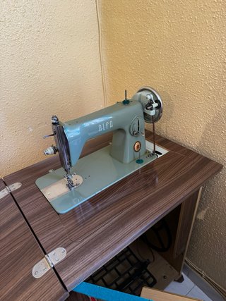 Máquina de coser antigua ALFA