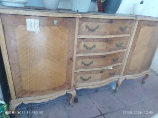 Mueble antiguo de madera