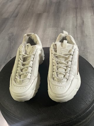 Tenis Fila Talla 35.5 Marron y Blanco