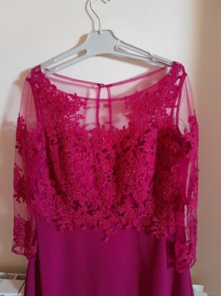 Vestido de fiesta frambuesa con encaje