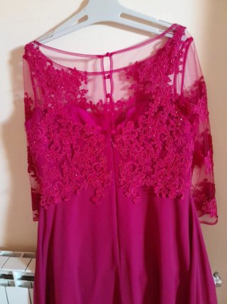Vestido de fiesta frambuesa con encaje