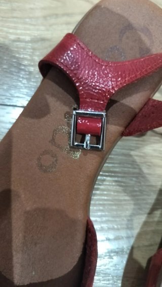 Sandalias de piel rojas
