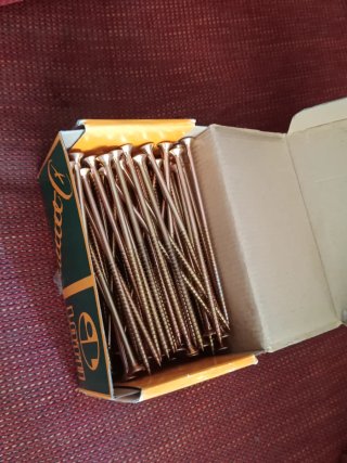 Caja de tornillos LOTU